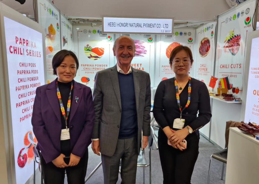 Mild Paprika Spice for Flavorful Cooking and Delicious Dishes Mild Paprika Spice for Flavorful Cooking and Delicious Dishes