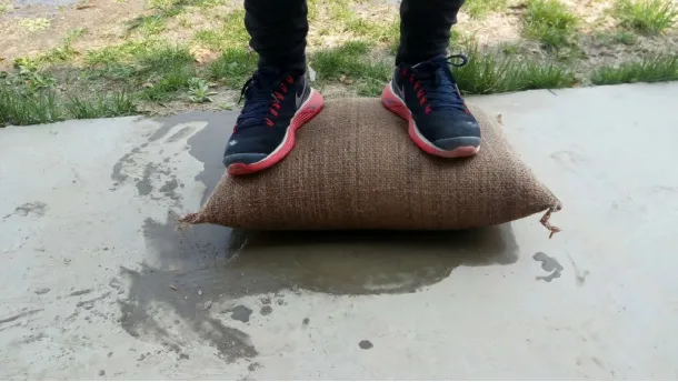 Innovative Jute Bag Design Offers Sustainable Solution for Flood Prevention