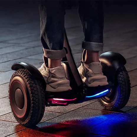 adjusting the rear derailleur on a mountain bike