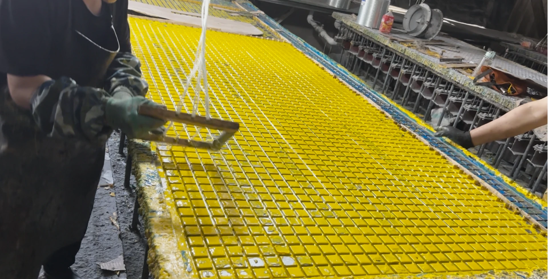 High-Quality Yellow FRP Grating in Full Production for Global Orders High-Quality Yellow FRP Grating in Full Production for Global Orders