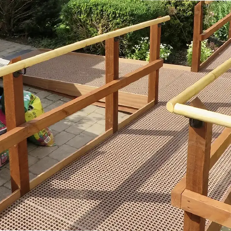 Exploring the Benefits and Design Options of GRP Palisade Fencing for Modern Properties