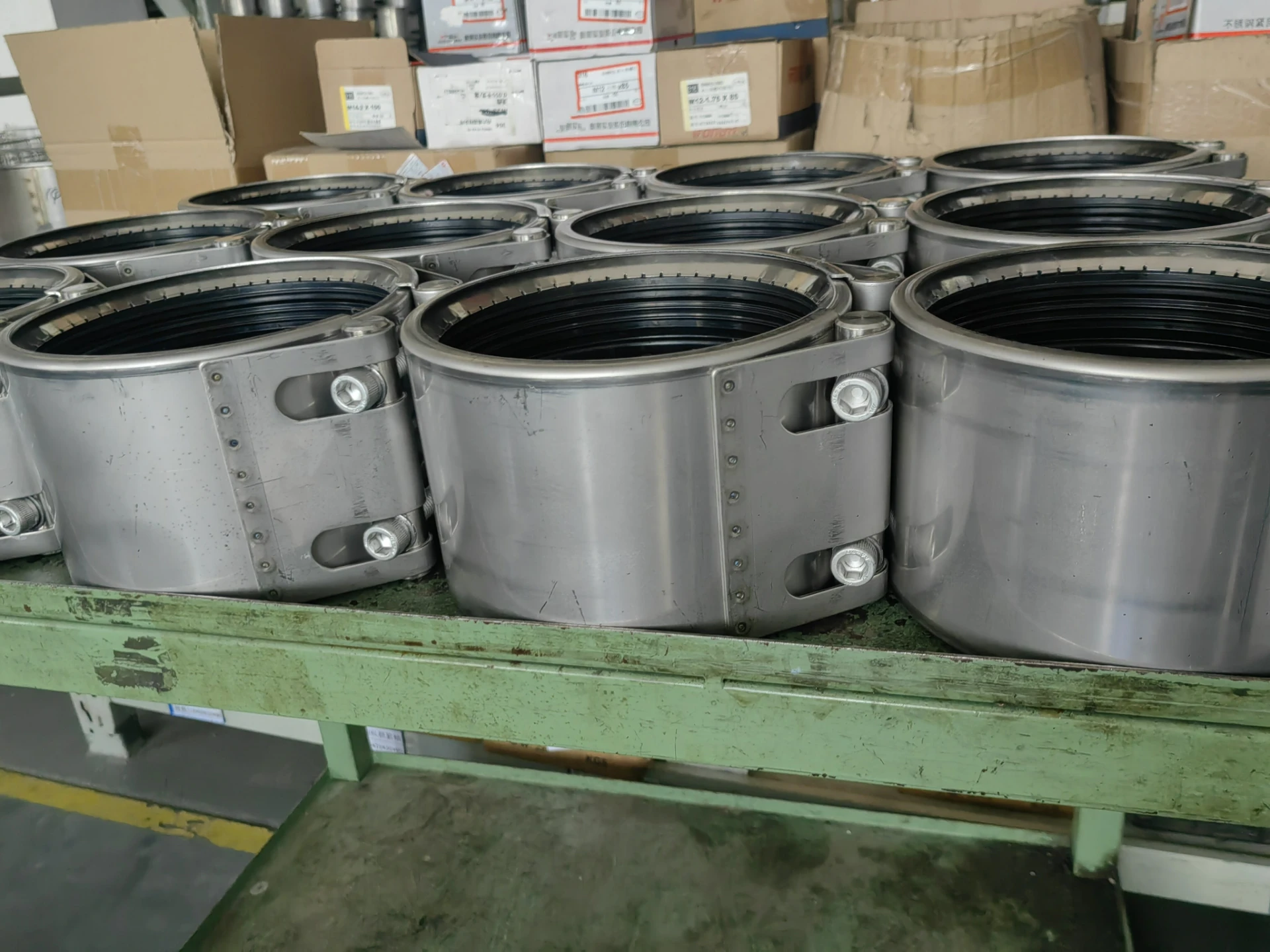 How To Clean And Maintain Stainless Steel Connect Clamp To Avoid Water Stains And Fingerprints?