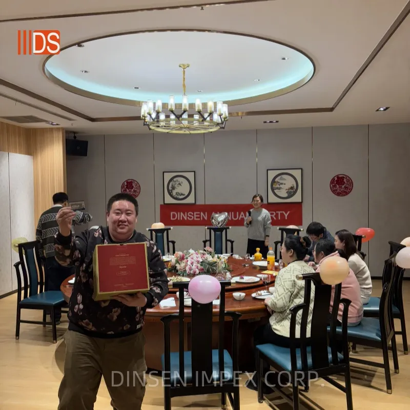 Interactive games Brock won the first prize and surprisingly showed everyone his good luck. I hope Brock will have good luck in 2025 and bring satisfactory services to more customers.