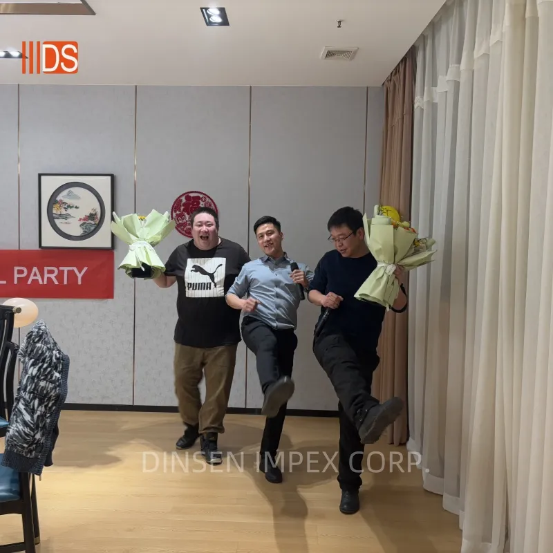 Art performance When singing about deep feelings, Bill, Brock and Wenfeng actually started dancing