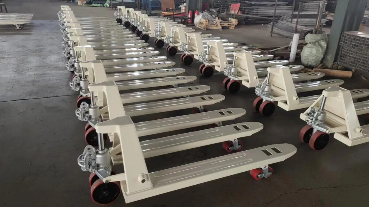 The operation precaution of pallet jack