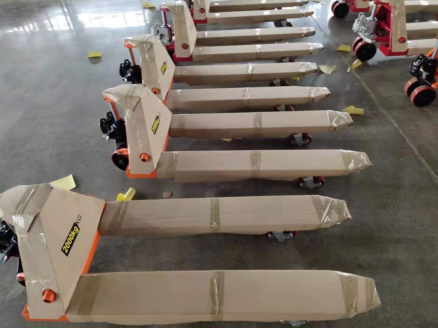 Electric Pallet Jacks for Efficient Material Handling in Warehouses and Retail Spaces