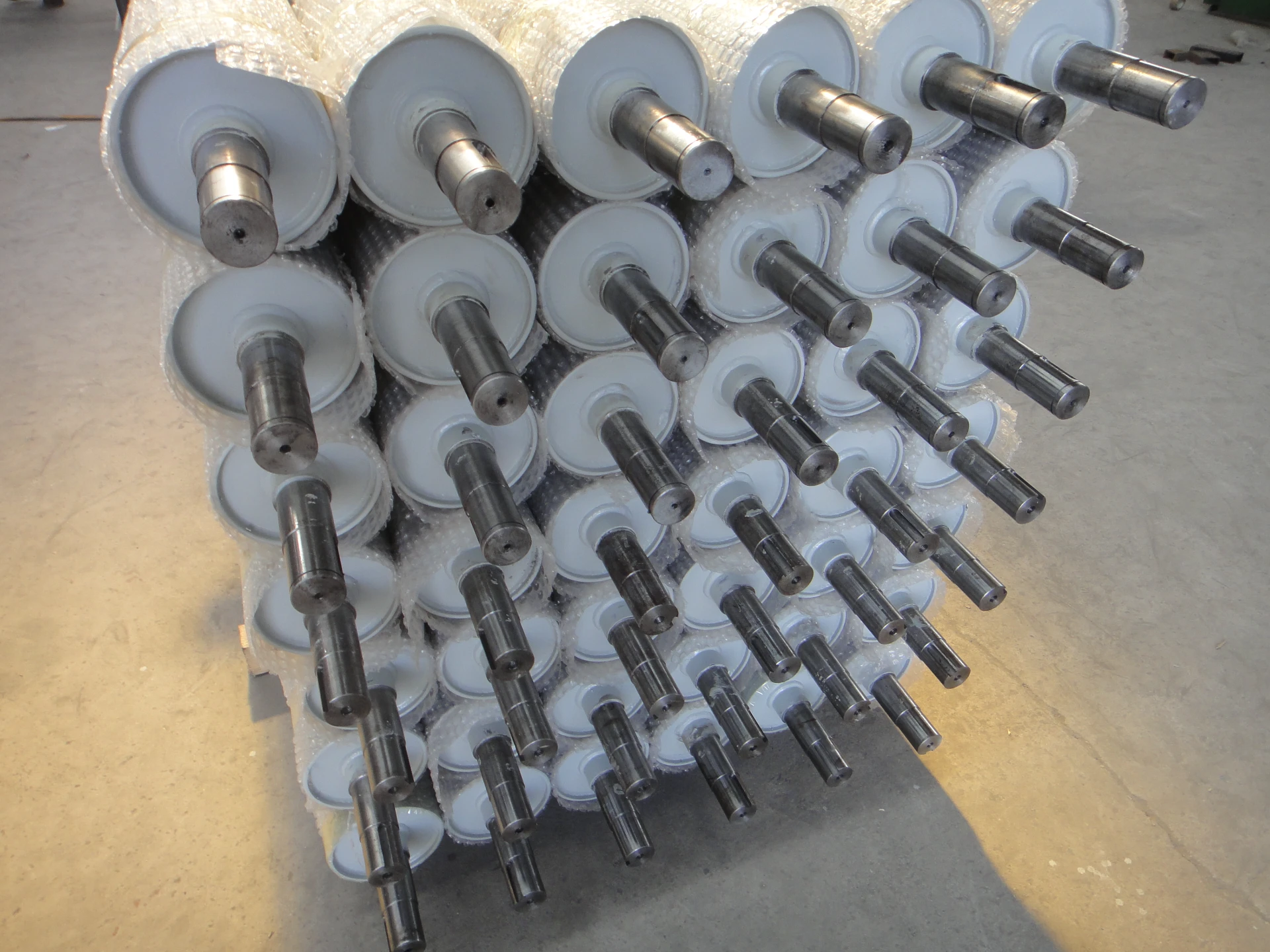 Optimizing Conveyor Efficiency with Roll Table Convey Rollers