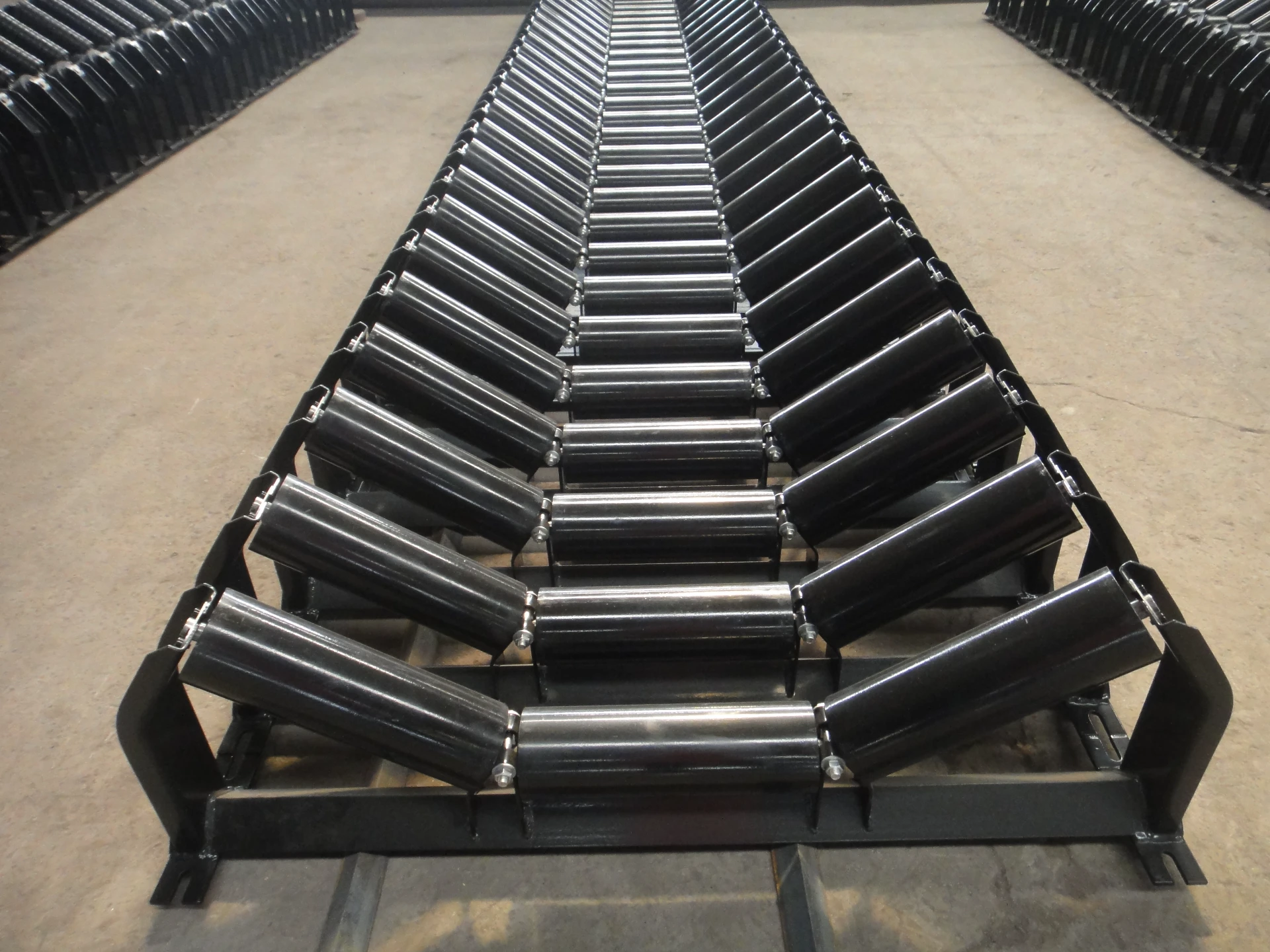 Rubber Conveyor Roller for Enhanced Material Handling Efficiency and Durability