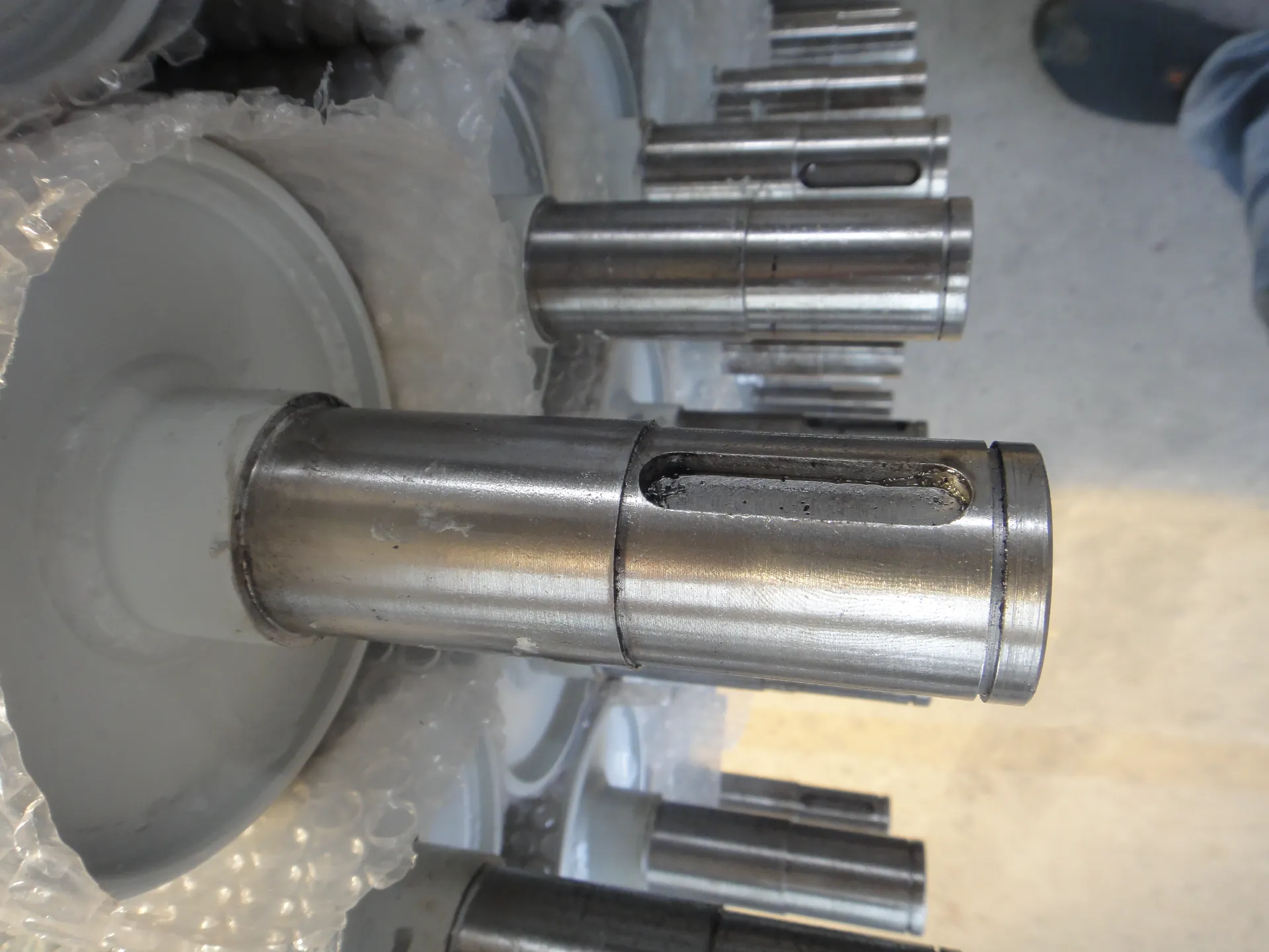 Optimizing Conveyor Efficiency with Roll Table Convey Rollers