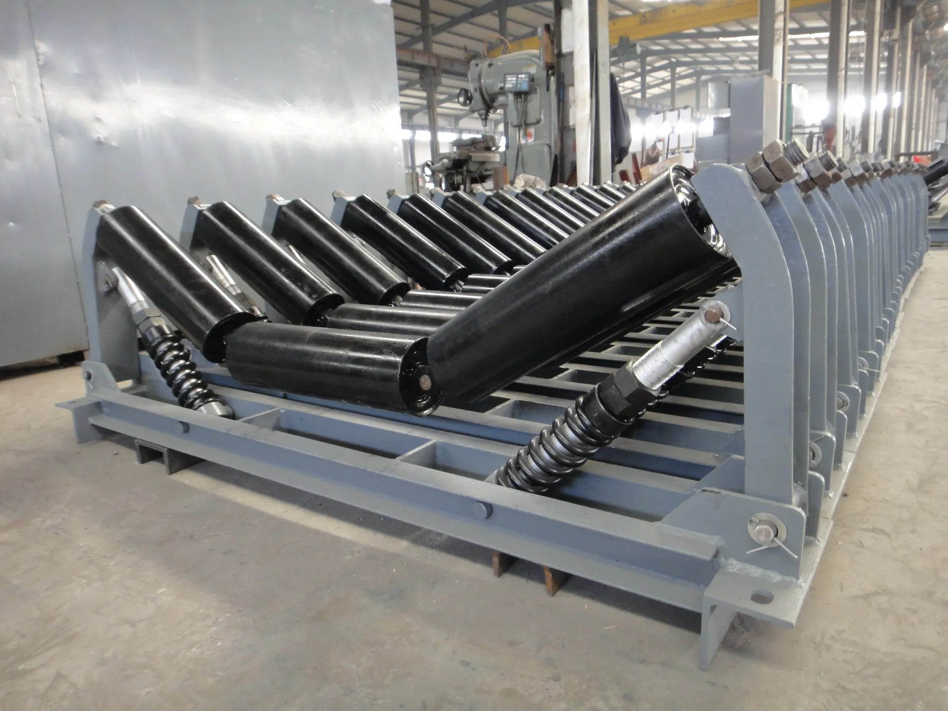 Return Rollers and Idlers: Ensuring Belt Alignment and Efficiency