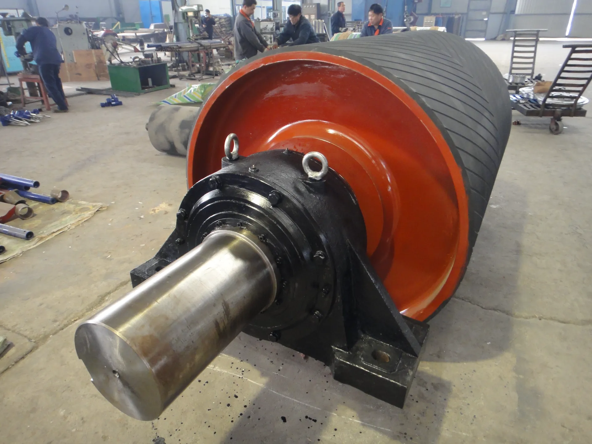 Maximizing Conveyor Efficiency with Quality Rollers