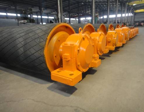 Return idler roller for conveying systems to improve efficiency and reduce maintenance costs.