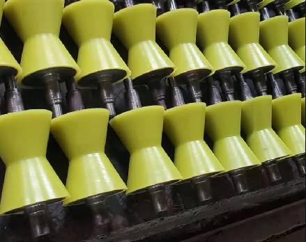 Side Guidance Rollers for Conveyor Belt Systems for Enhanced Stability and Performance