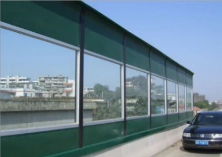 ရေချိုးနေတဲ့ ပတ်ဝန်းကျင်မှာ တစ်ချိန်တည်းရှိတဲ့ ပတ်ဝန်းကျင်ပါ။