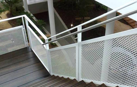 Understanding the Purpose and Functionality of Kitchen Drainboards in Home Design