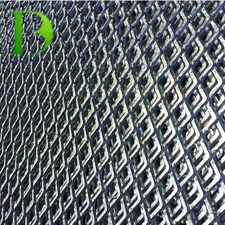 Catwalk Grating Design for Enhanced Safety and Aesthetic Appeal in Modern Architecture
