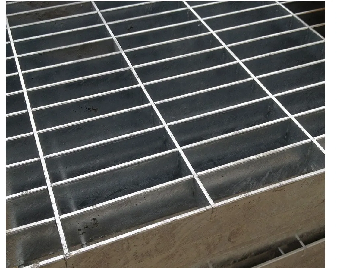 Effective Noise-Reducing Fences for Peaceful Living Environments Effective Noise-Reducing Fences for Peaceful Living Environments