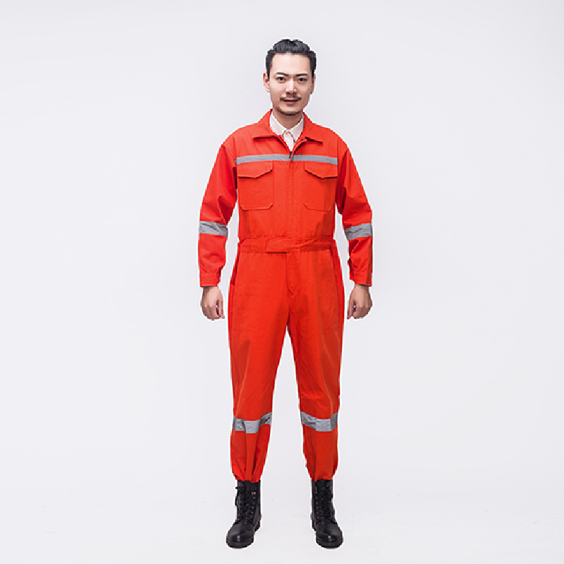 Canvas Work Apron for Versatile and Durable Protection in Creative Projects