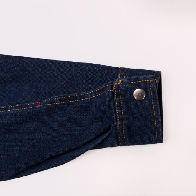 Men's Waterproof Jacket for All Weather Conditions and Outdoor Adventures