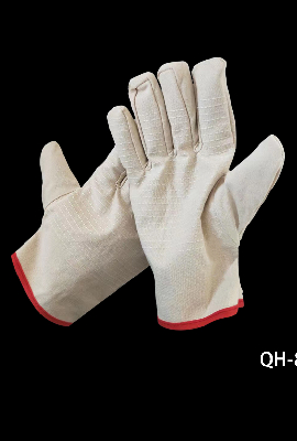 Charming and Stylish Aprons for a Delightful Culinary Experience