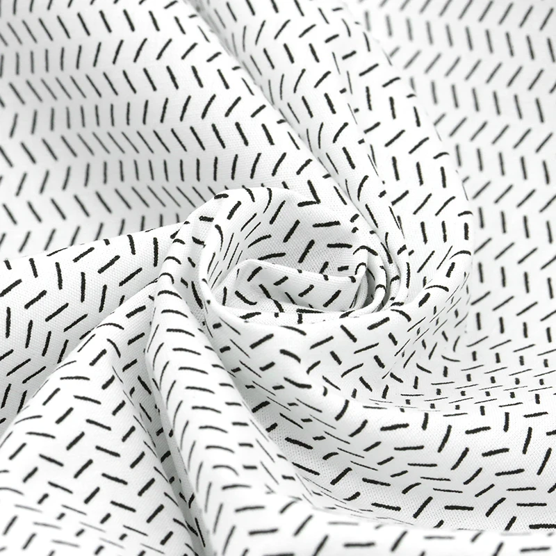 Using Vertical Cotton Stripe Fabric to Flatter Body Shape