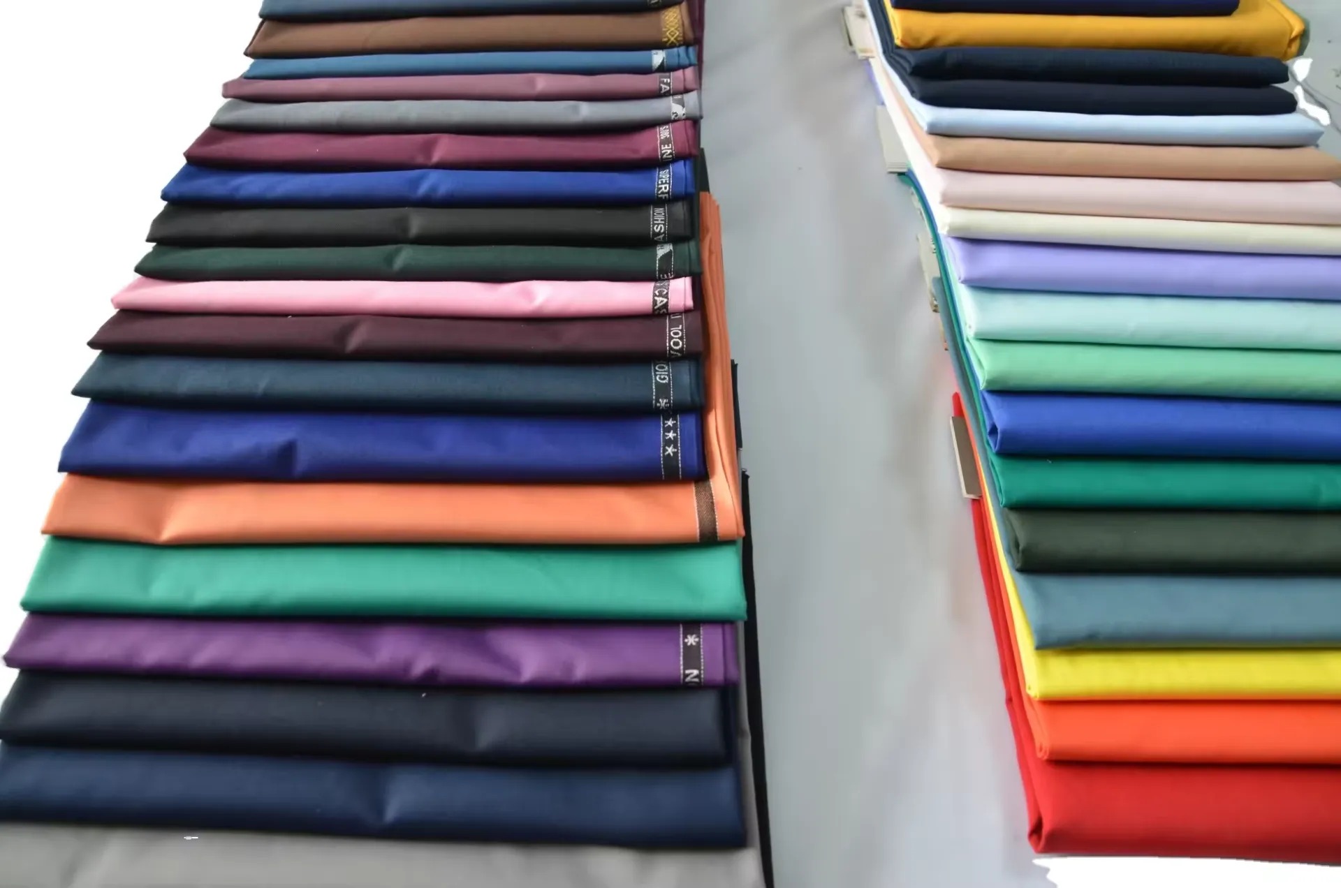 High-Quality Cotton Broadcloth Fabric for Versatile Fashion and Home Use