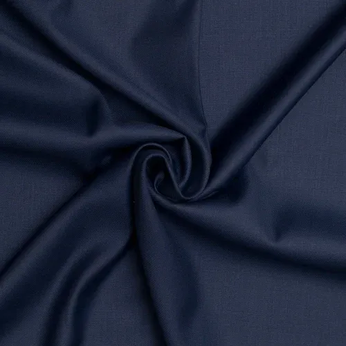 Crafting Comfortable Apparel with a 65% Polyester and 35% Cotton Blend for Everyday Use