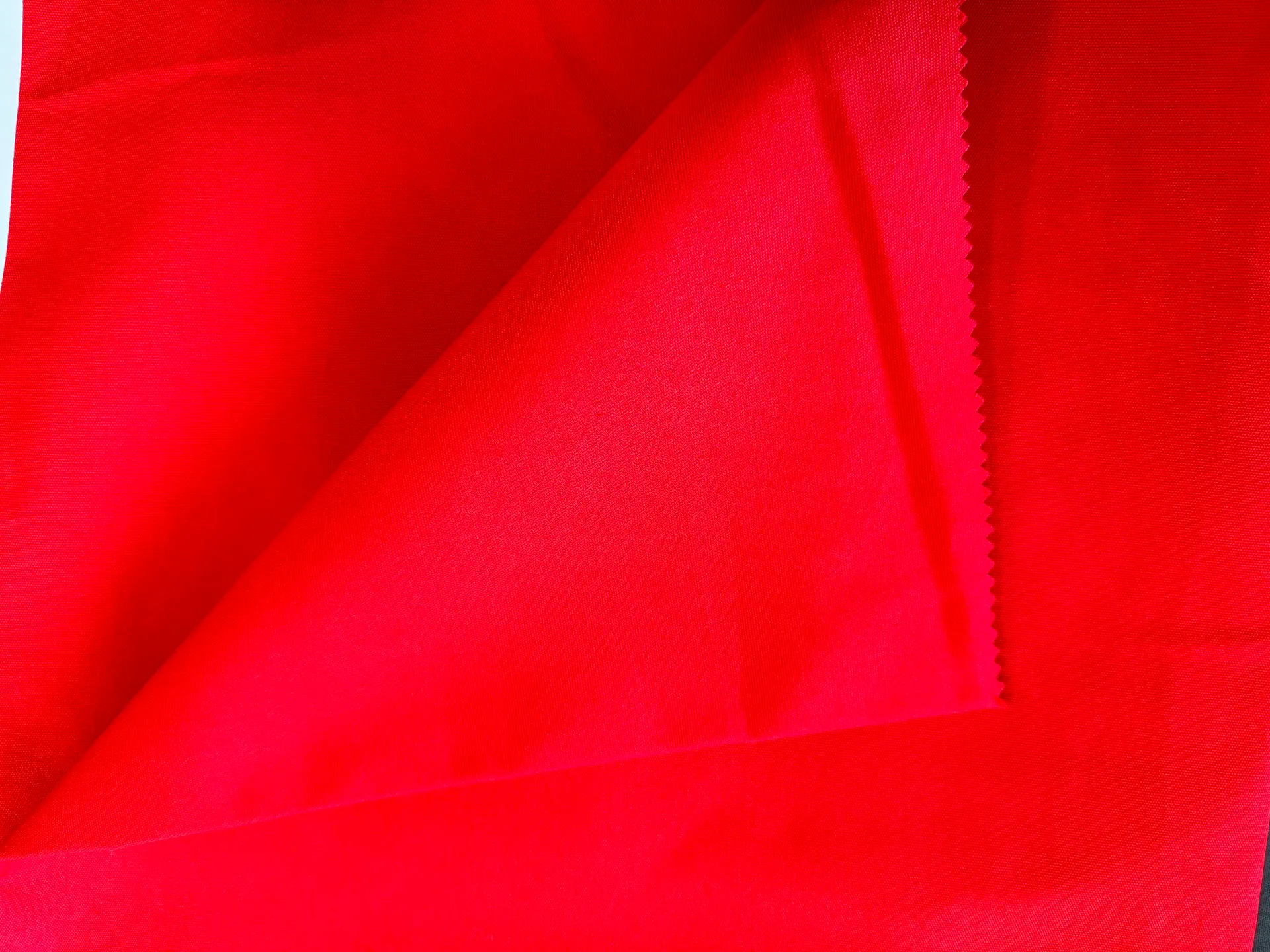 Elegant Blue Floral Cotton Fabric for Crafting and Home Decor Projects