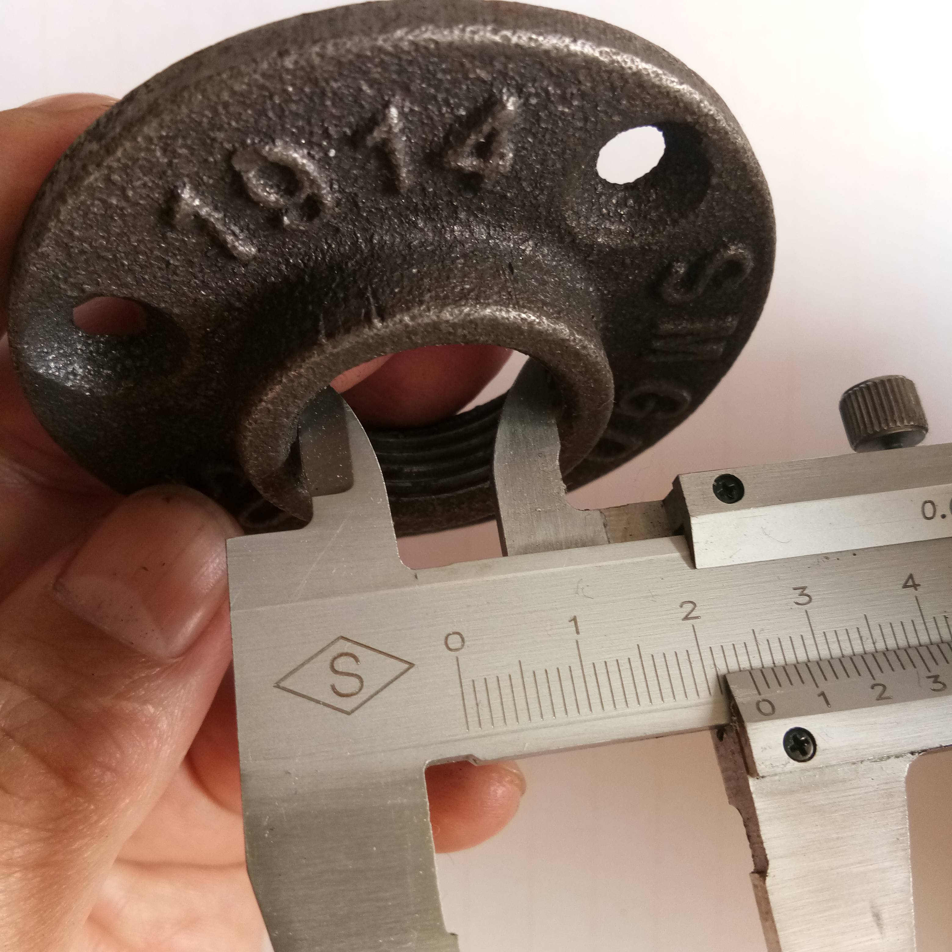 High Performance China Malleable Cast Iron Decorative Floor Flanges