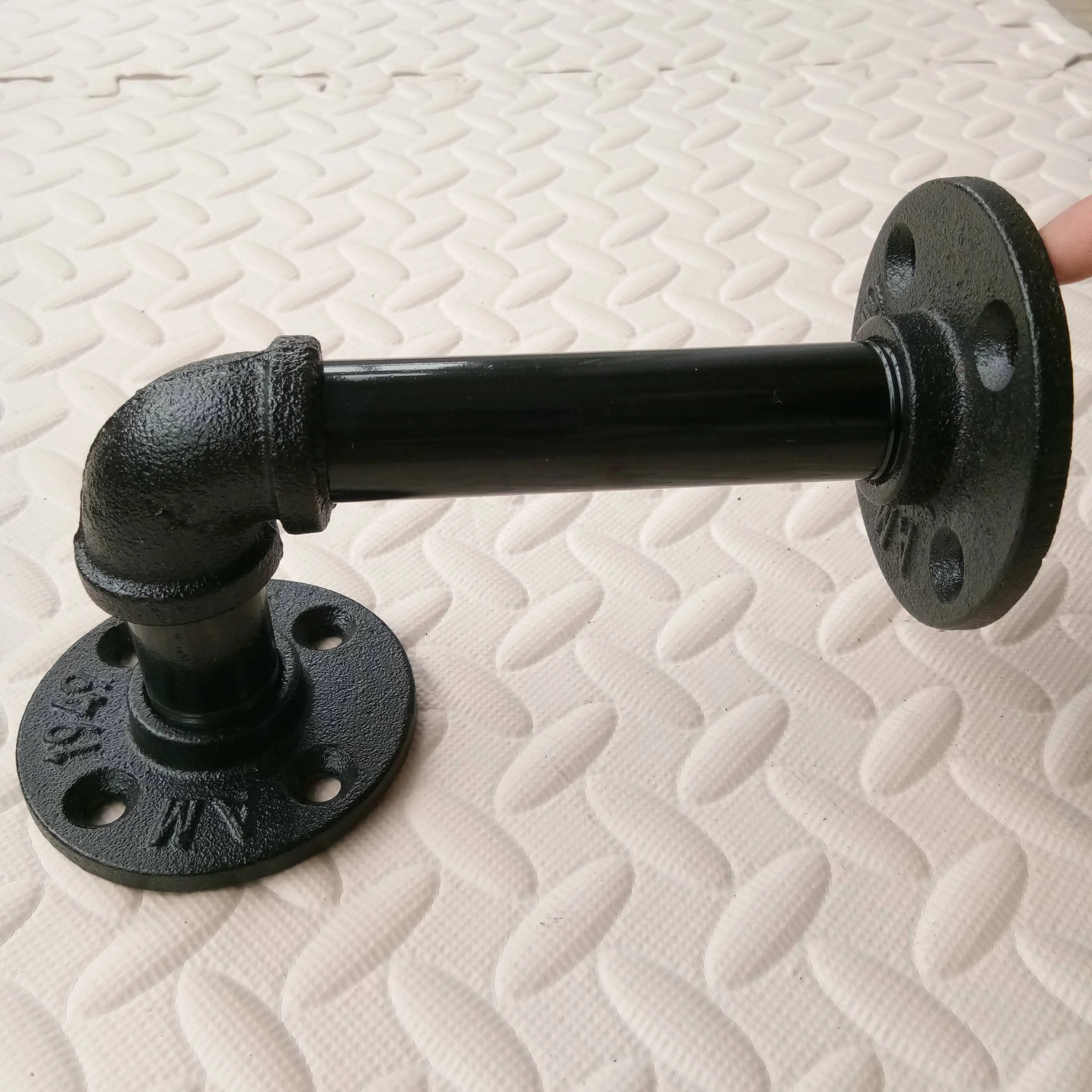 1/2'' wrought malleable thread floor flange iron pipes