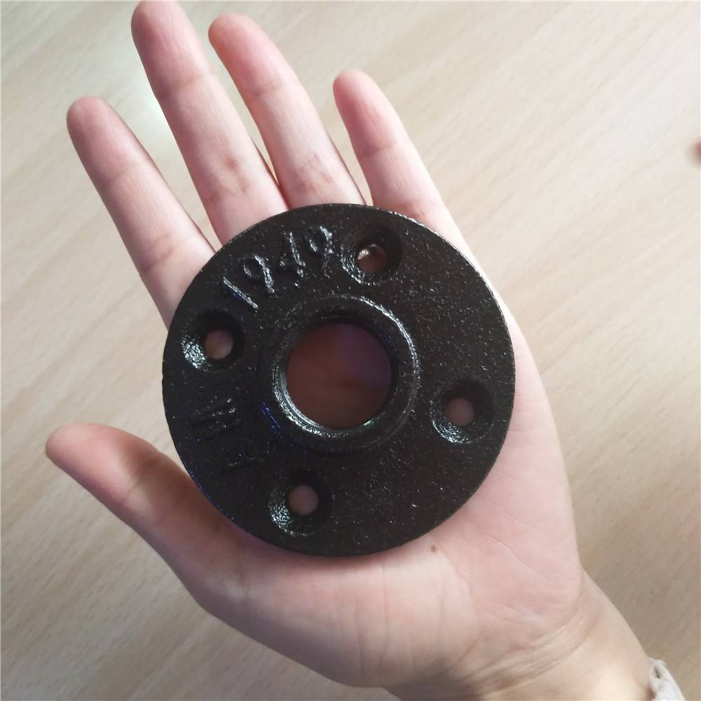 Wholesale Malleable Iron Wall Mount Flanges for Pipe Installation and Support