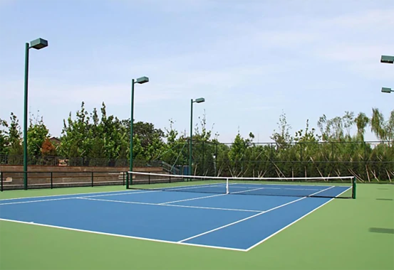 موردين لمعدات رياضة الإسكواش في صالات الألعاب الرياضية