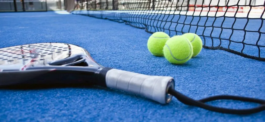 Dimensions and Layout of a Doubles Squash Court for Optimal Gameplay