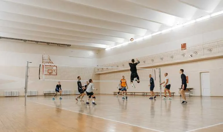 the squash court supplier