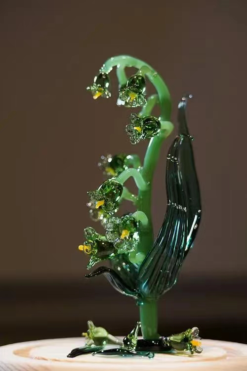 Elegant Silver Trimmed Mirrors for a Stylish Home Decor Update