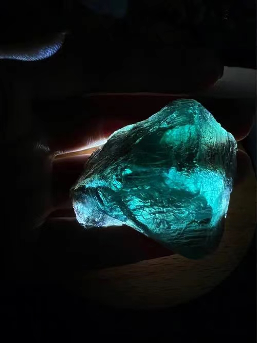 Innovative Concepts for Tempered Glass Design in Modern Architecture and Interiors