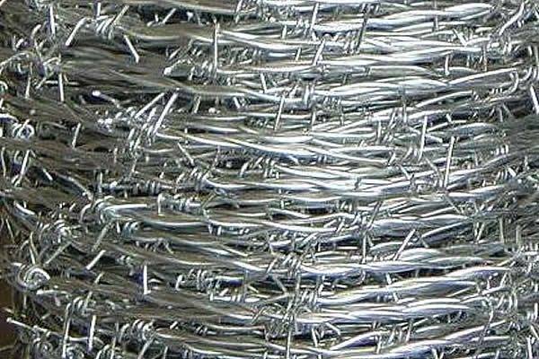 Simple Methods for Efficiently Rolling Up Barbed Wire Without Tangling or Damage Simple Methods for Efficiently Rolling Up Barbed Wire Without Tangling or Damage