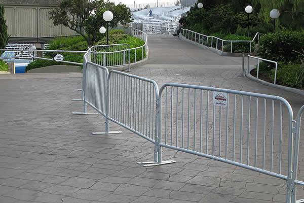 Portable Net Fencing Solutions for Efficient Livestock Management and Safe Pasture Enclosures