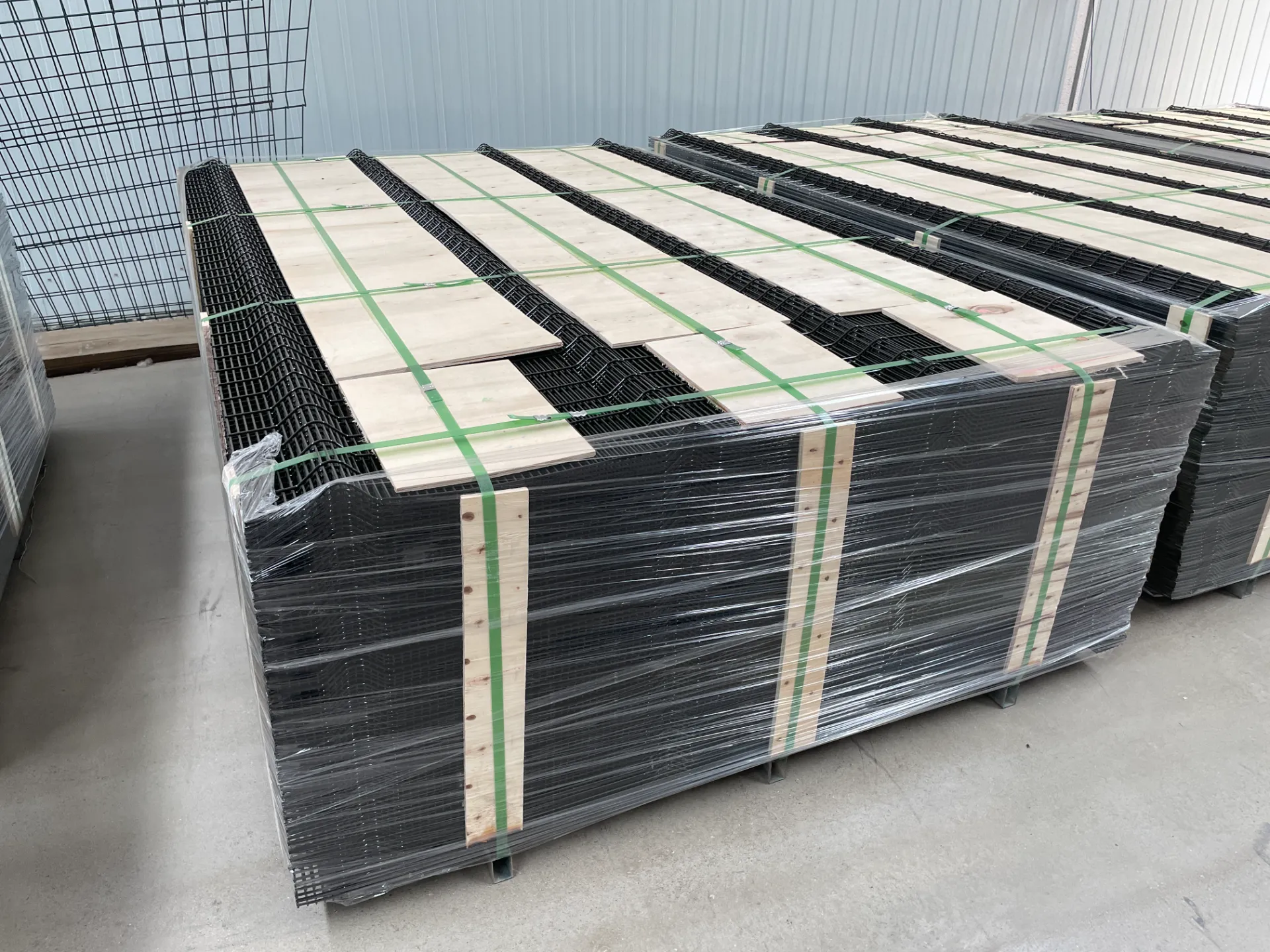 roll barbed wire price