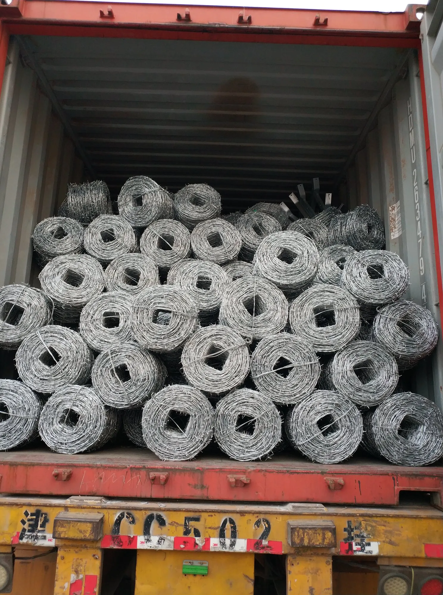 Architectural Uses of Razor Barbed Wire in Secure Urban Design