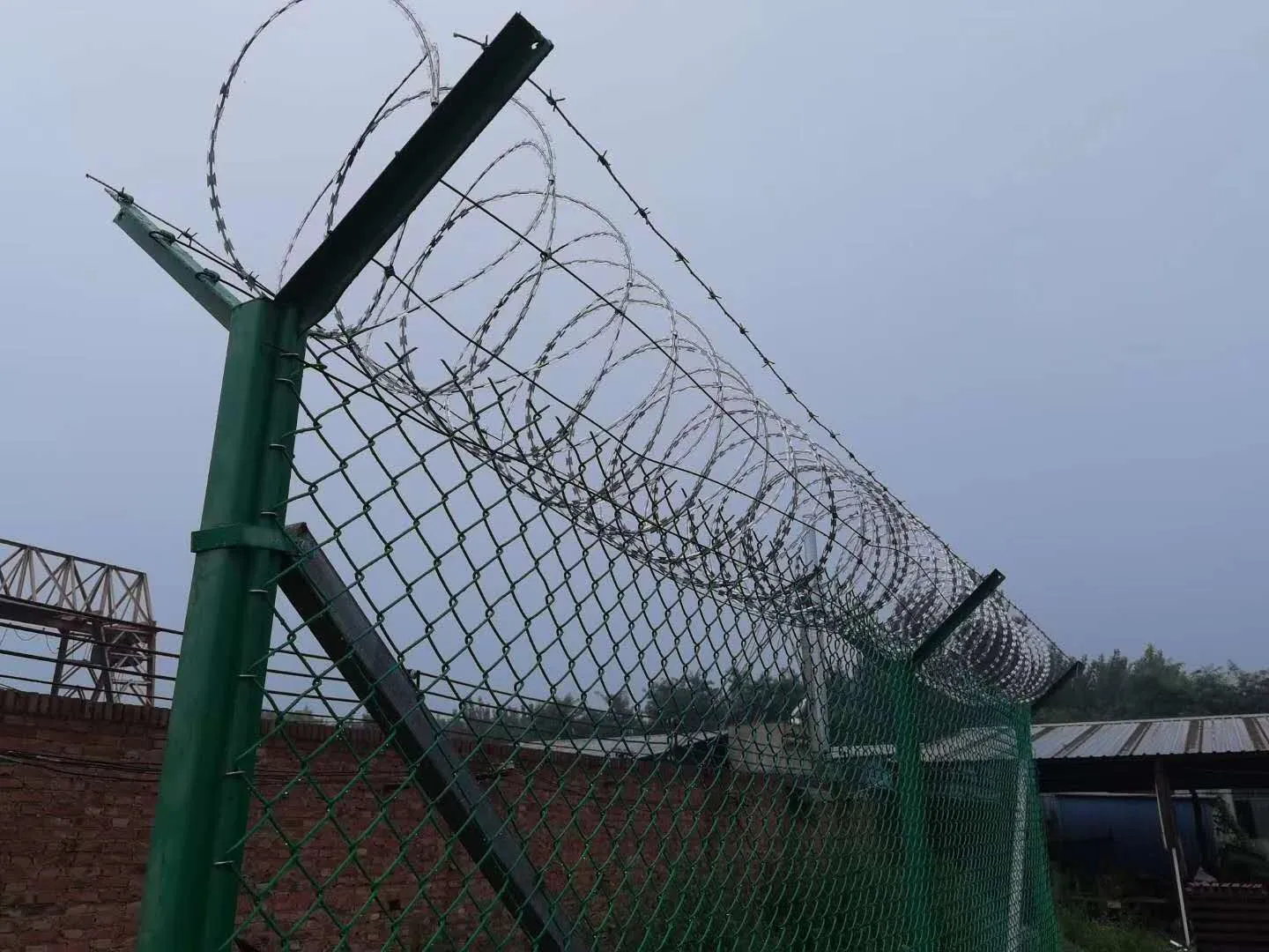 Creative Uses of Wire Netting Fence in Modern Landscape Design