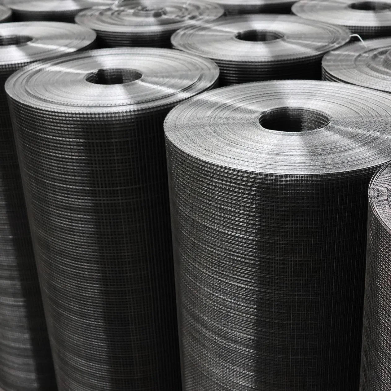 Black Annealed Wire in Industrial Applications: Versatile Material for Wire Mesh and Handcrafted Hooks