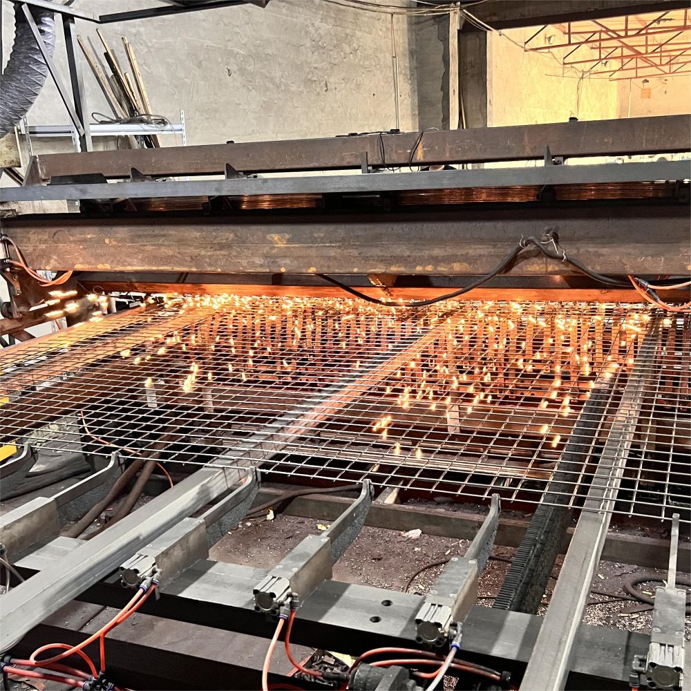 Exploring the Impact of Barbless Wire on Wildlife and Habitat Conservation