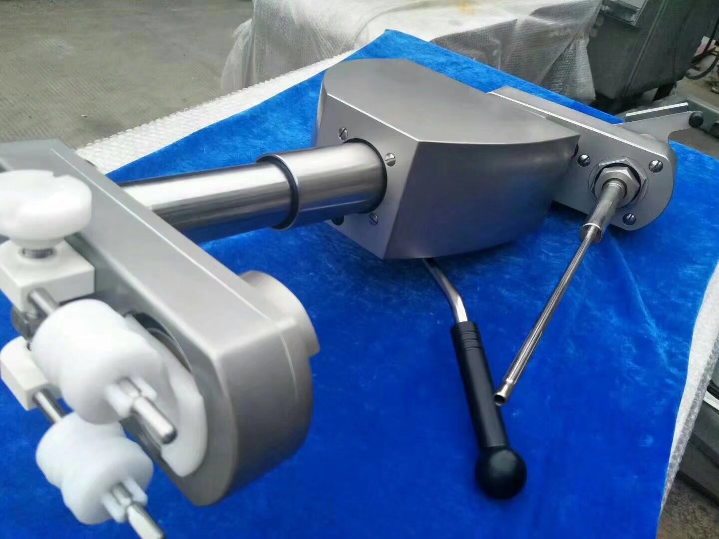 Linking Gearbox and Holding Device | Compact, Zero-Backlash