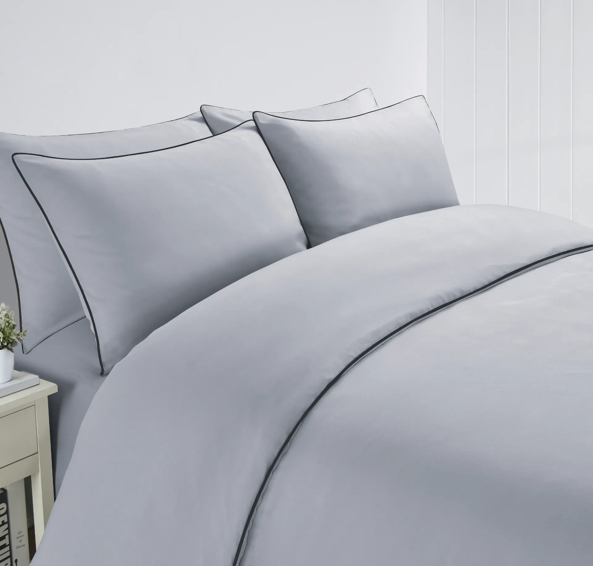 Luxurious 100% Polyester Piped Edge Duvet Cover Set Bedding Set for Ultimate Comfort