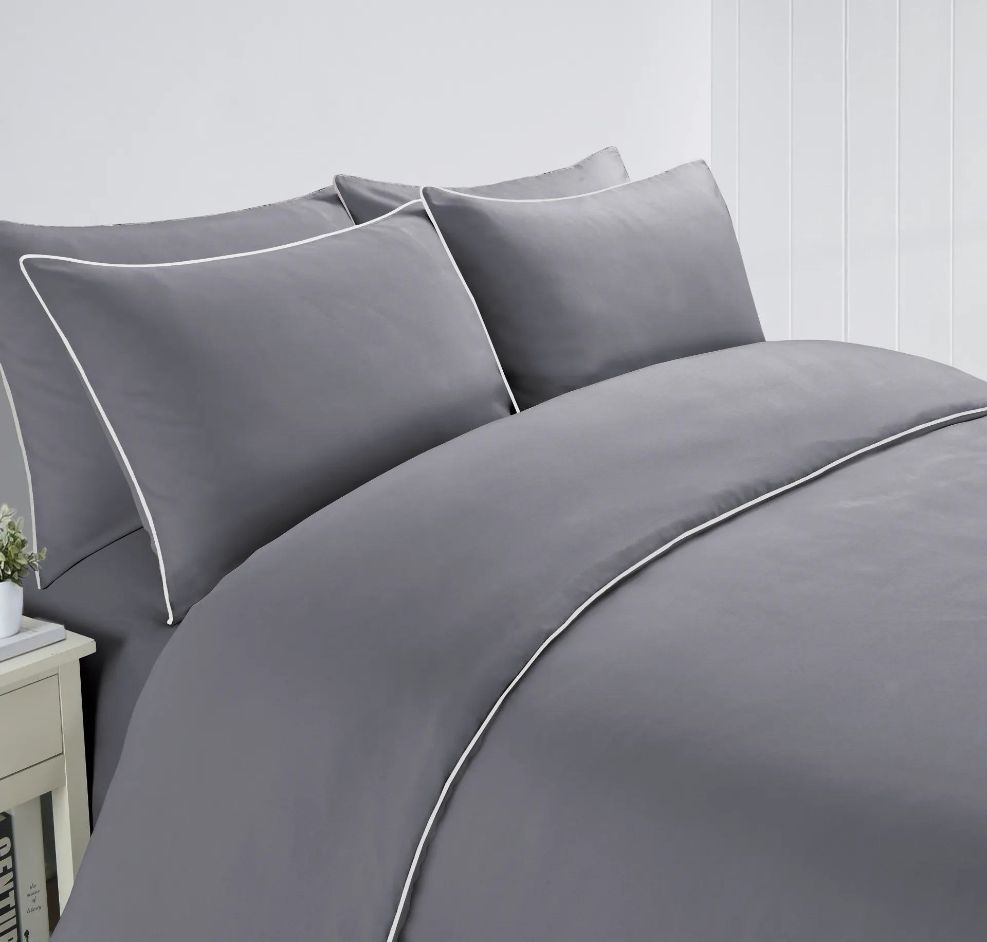 Luxurious 100% Polyester Piped Edge Duvet Cover Set Bedding Set for Ultimate Comfort