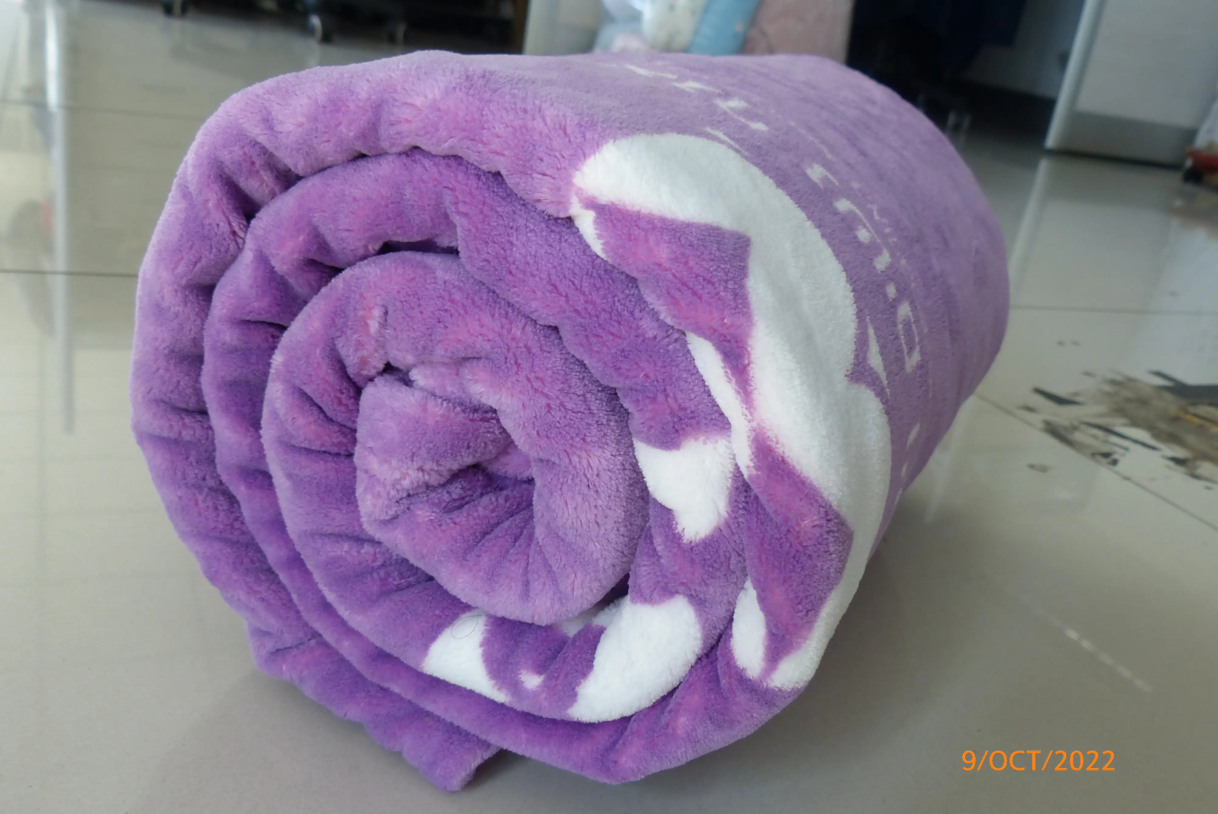 Soft Anti Pilling Blanket - Flame Proof & Durable Comfort