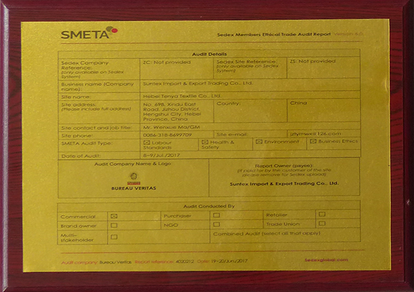 Durable and Stylish Polyester Table Cloths for Every Occasion and Home Decoration Needs