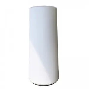 Præsentation af glasdesigns og unikke kunstværker i klarhed og elegance