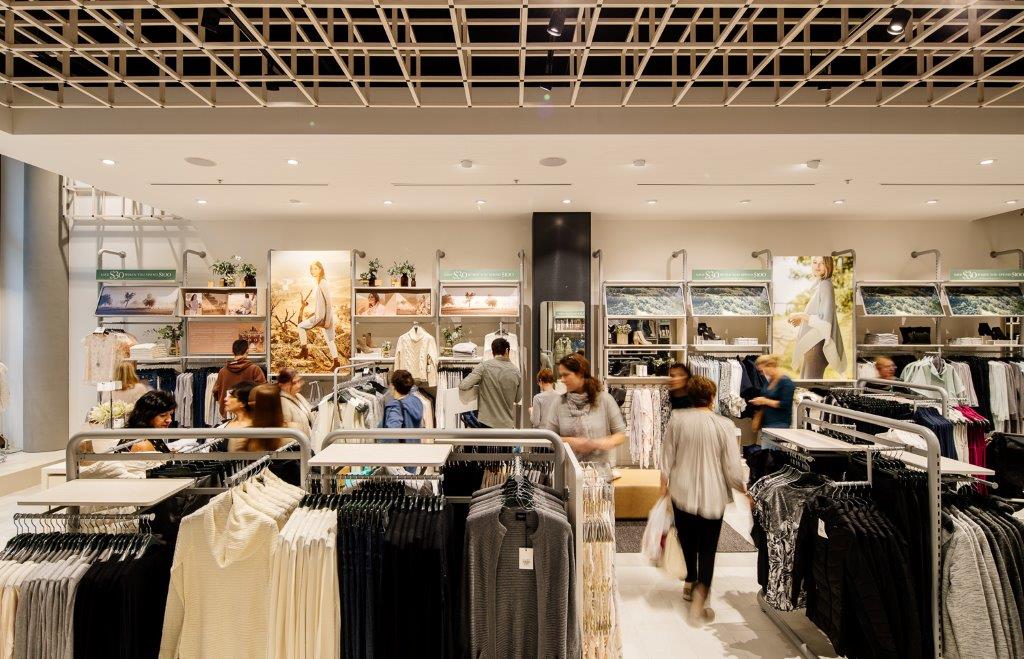 CHANGHONG One-Stop Fashion & Casual Wear Shop Display Rack Design